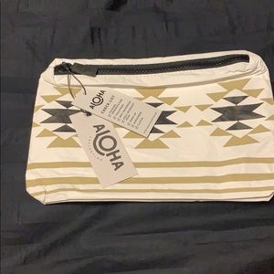Aloha collection clutch